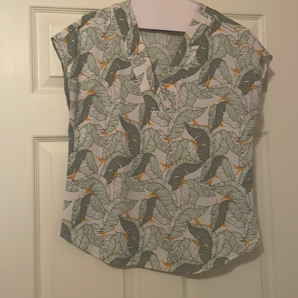 Green flower blouse